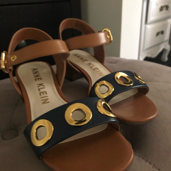 Anne Klein heels - Picture 1 of 8